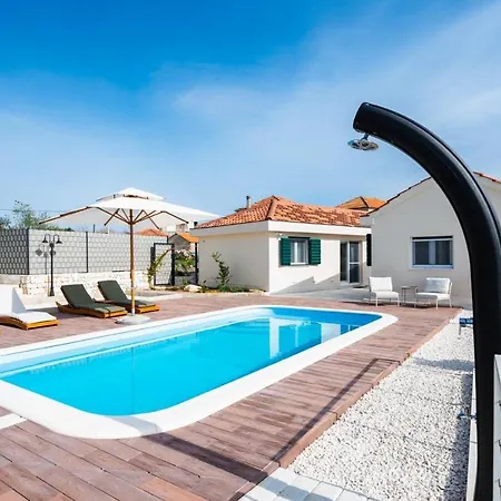 Skriveni Dragulj - A Peaceful Oasis With A Sea View * Trogir