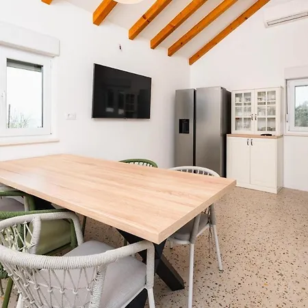 Villa Skriveni Dragulj - A Peaceful Oasis With A Sea View Trogir