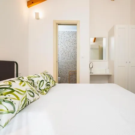 Skriveni Dragulj - A Peaceful Oasis With A Sea View Villa *