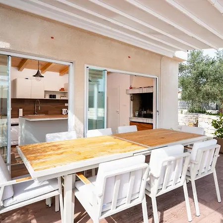 Villa Skriveni Dragulj - A Peaceful Oasis With A Sea View *