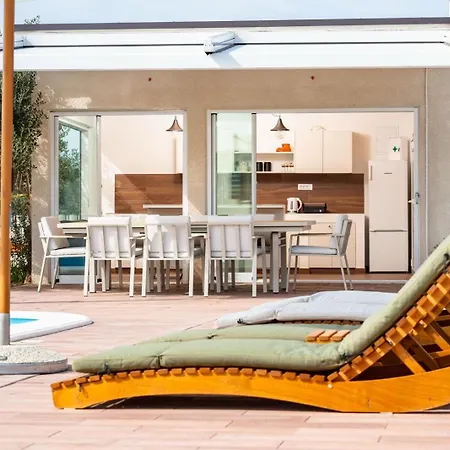 Skriveni Dragulj - A Peaceful Oasis With A Sea View * トロギール