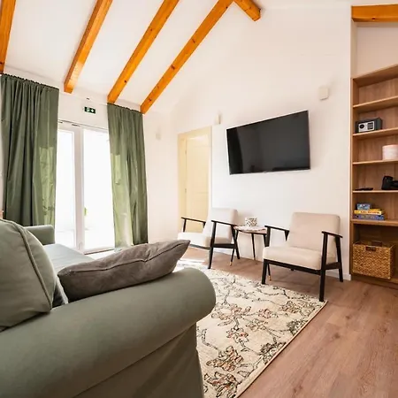 Skriveni Dragulj - A Peaceful Oasis With A Sea View * トロギール