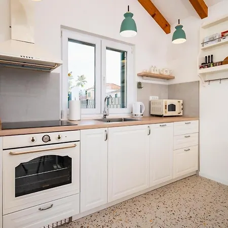 Skriveni Dragulj - A Peaceful Oasis With A Sea View *