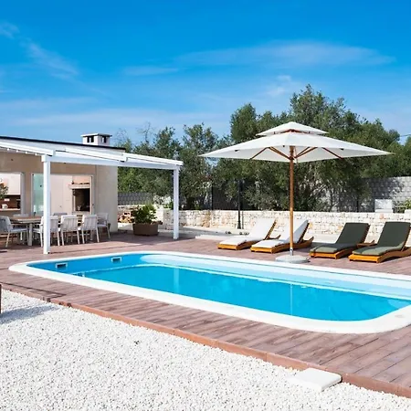 ヴィラ Skriveni Dragulj - A Peaceful Oasis With A Sea View トロギール