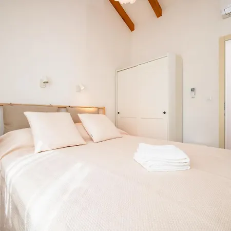 Villa Skriveni Dragulj - A Peaceful Oasis With A Sea View *